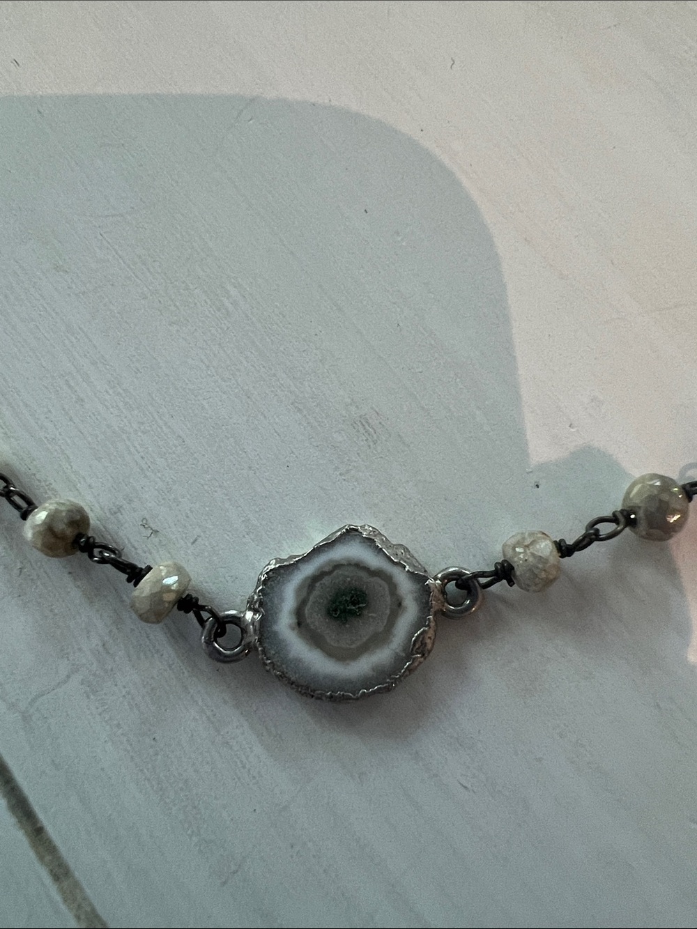 Handcrafted Gray Agate Slice Beaded Necklace - Unbranded - Picture 3 of 5